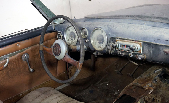 Interior of the Fiat 1400 as found.
